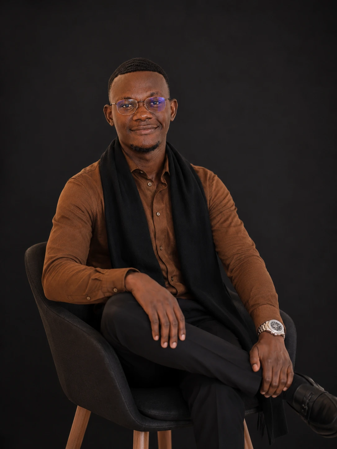 Portrait de Djokpe Yanis Axel, fondateur de FuturAxe